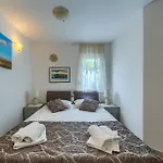 Comfortable Obad, 4 Min Walk To Znjan Daire