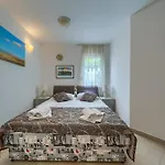 Daire Comfortable Obad, 4 Min Walk To Znjan *