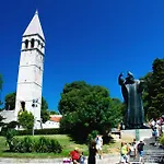 Comfortable Obad, 4 Min Walk To Znjan Daire