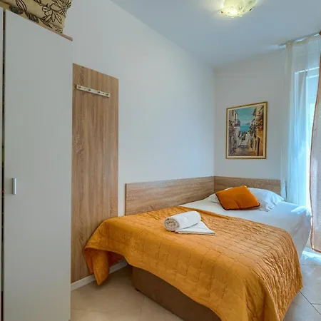 Апартаменти Comfortable Obad, 4 Min Walk To Znjan *