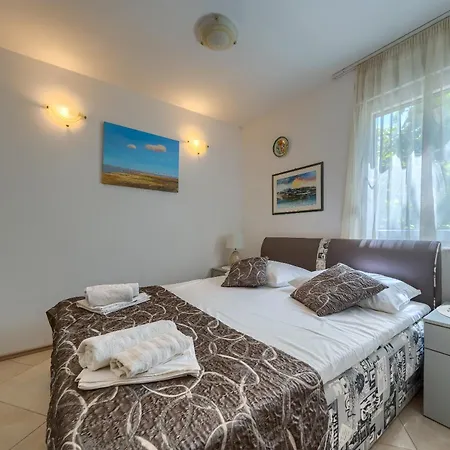 公寓 Comfortable Obad, 4 Min Walk To Znjan 斯普利特