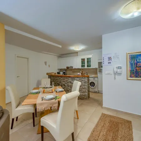 公寓 Comfortable Obad, 4 Min Walk To Znjan *