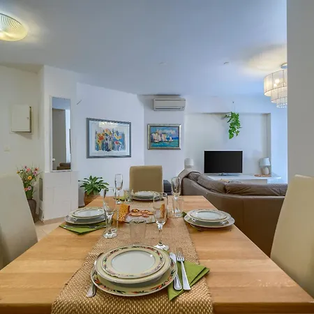 Comfortable Obad, 4 Min Walk To Znjan 斯普利特