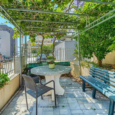公寓 Comfortable Obad, 4 Min Walk To Znjan 斯普利特