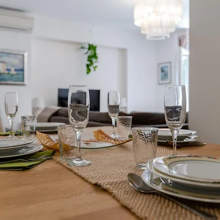Comfortable Obad, 4 Min Walk To Znjan Apartment Split