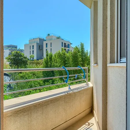 Apartment Comfortable Obad, 4 Min Walk To Znjan
