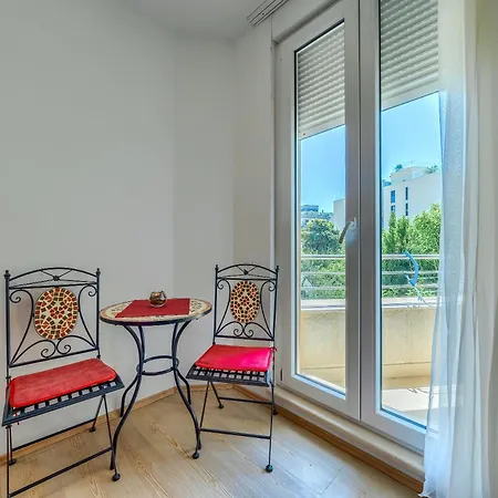 Comfortable Obad, 4 Min Walk To Znjan Apartment