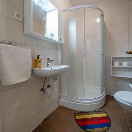 Comfortable Obad, 4 Min Walk To Znjan Apartment *