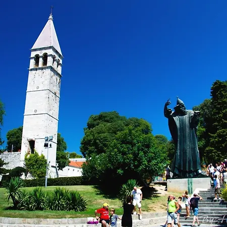 Comfortable Obad, 4 Min Walk To Znjan Apartment